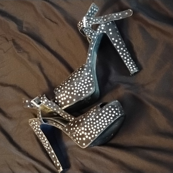 Starry Black Platform Heels - Picture 6 of 7